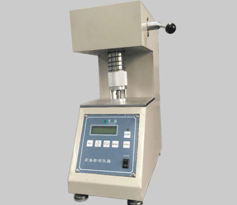 Testmachine voor het testen van wrijving van textielstoffen en kunststoffen / Testmachine voor het testen van kleurvastheid