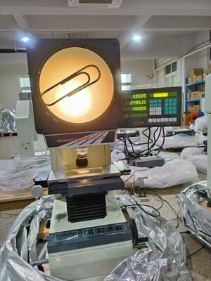 Multi - Lens Optical Measuring Machine Profile Projector With Stepping Motor Driving